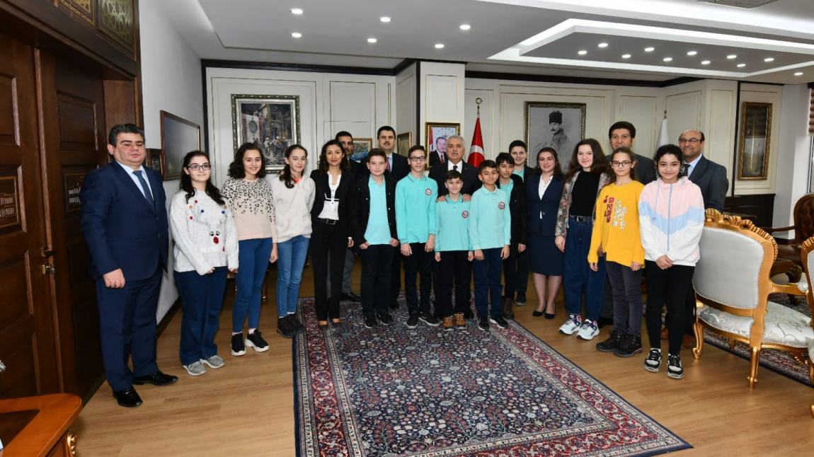 Türk Japon Vakfı, Hyogo Türkiye Dostluk Fonu-II Projesi Kapsamında Eğitim Gören Öğrencilerimiz Valimiz Aziz Yıldırım'ı Ziyaret Etti